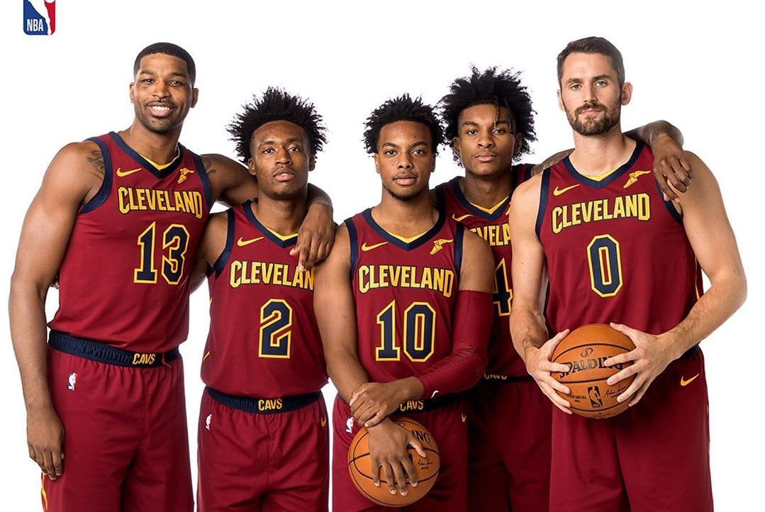 WTT总决赛：王楚钦／孙颖莎战胜印度组合，收获赛事开门红（WTT总决赛：王楚钦／孙颖莎力克印度组合，迎来开门红）