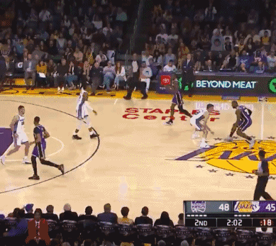 初露锋芒，赵睿在梦之队中崭露头角（赵睿锋芒初现，梦之队里脱颖而出）