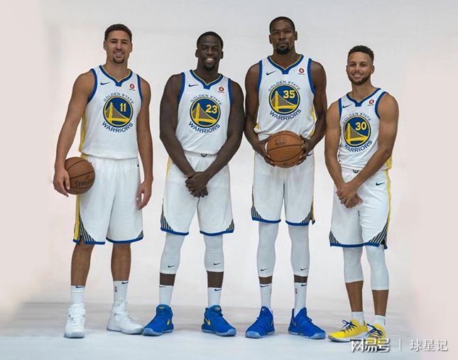 阿德巴约：卡拉格不尊重萨拉赫，他只是幸运出生在利物浦（阿德巴约批卡拉格不尊重萨拉赫：他不过是个生在利物浦的幸运儿）