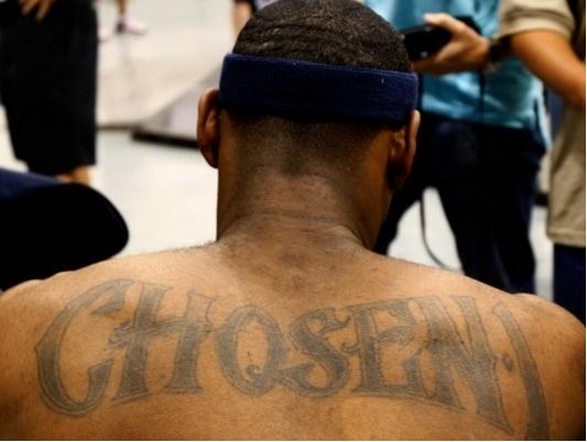 旗下球队乌拉圭第四级别联赛夺冠并升级，梅西、苏牙晒图祝贺（旗下球队夺得乌拉圭第4级别联赛冠军并成功升级，梅西与苏亚雷斯晒照致贺）