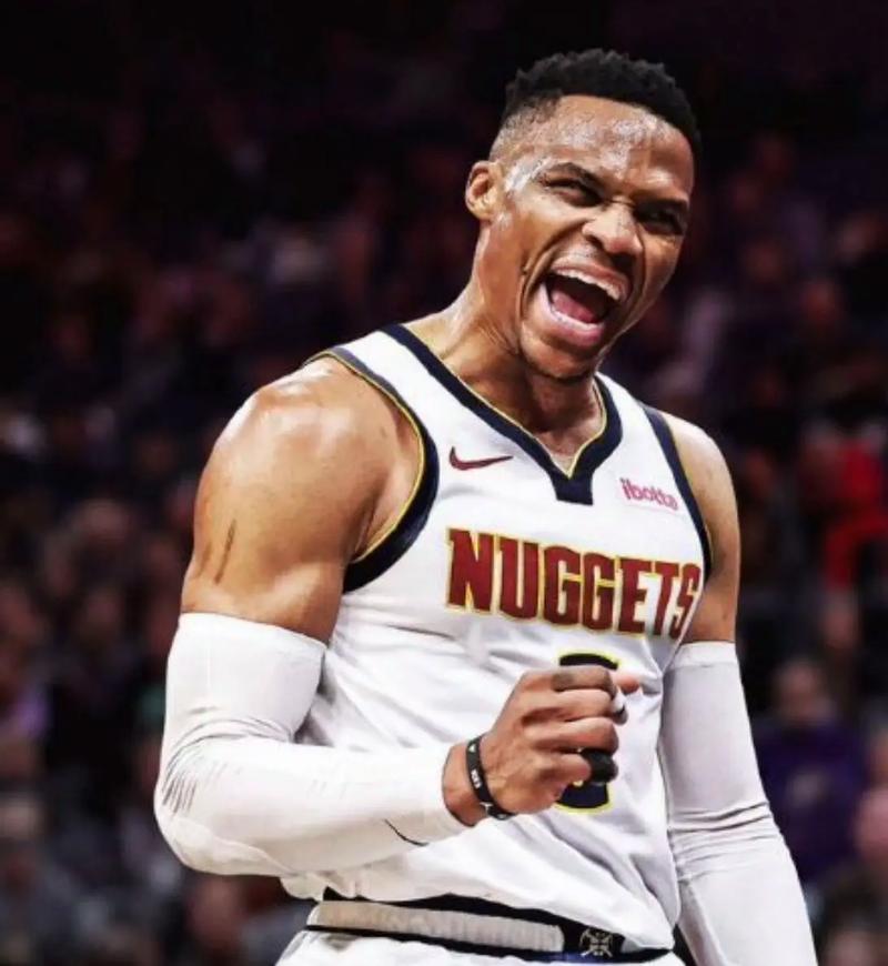 2-0！开场破门+补时补刀 核心+中卫双双伤退 13.1亿豪门17场不败（2-0！开场闪击+补时锁定胜局 核心与中卫双伤退，13.1亿豪门17场不败）