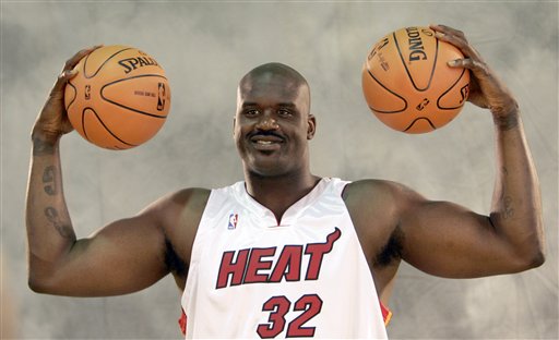 威尔斯内外开花，率队打停广厦，杨鸣激动不已！（威尔斯里突外投火力全开，率队逼停广厦，杨鸣激情庆祝！）