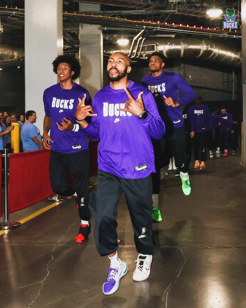 莫斯克拉：人们梦想赢得欧冠是正常的，但现在是11月赛季还长（莫斯克拉：渴望欧冠夺冠可以理解，但眼下才11月，赛季仍很漫长）