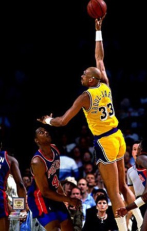 意大利11月名单：多纳鲁马领衔，里奇、斯卡马卡、早安哥回归（意大利11月大名单出炉：多纳鲁马压阵，里奇、斯卡马卡、早安哥重返国家队）