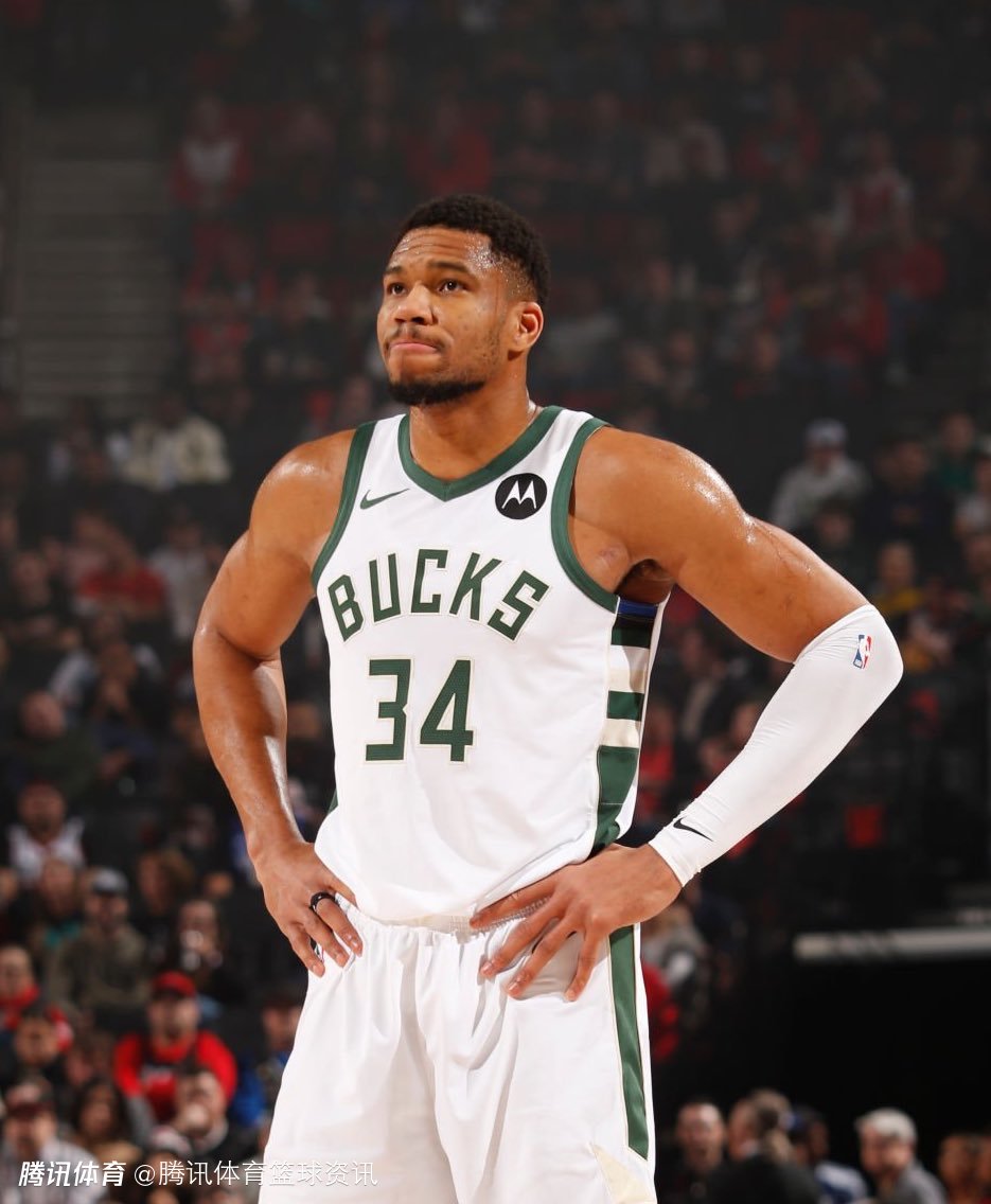 解说：湖人防守基本等于圣诞促销白送 休赛期要修补的还是挺多的（点评：湖人防守形同圣诞大甩卖免费送分，休赛期修补任务繁重）