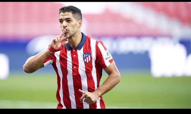 这比赛能睡得着？掘金战森林狼已激战至加时，一小球迷竟昏睡（掘金与森林狼鏖战至加时，小球迷竟在现场酣睡）