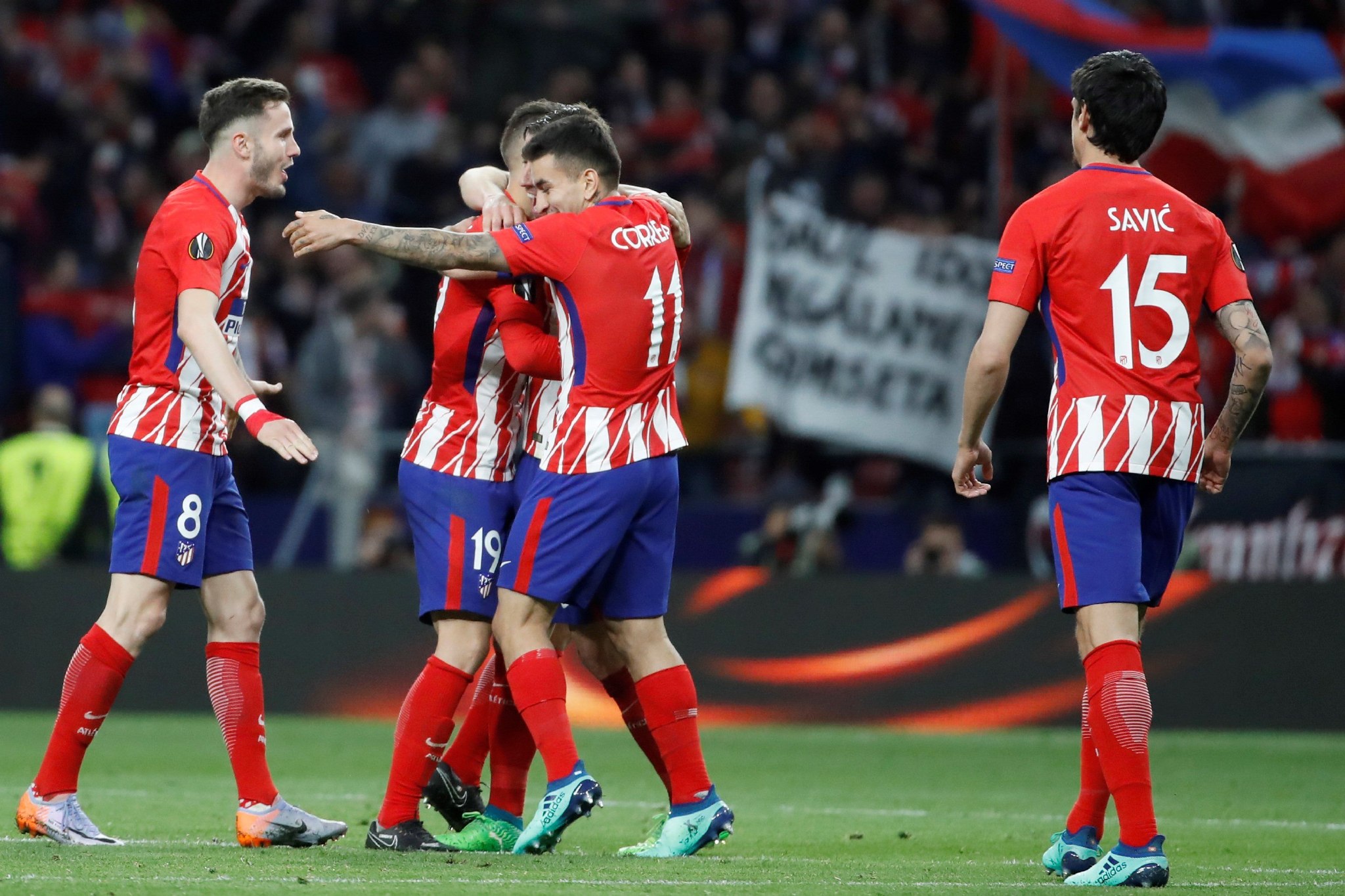 土媒：加拉塔萨雷欲4000万欧引进卢克曼，奥斯梅恩当说客（土媒称加拉塔萨雷拟以4000万欧求购卢克曼，奥斯梅恩出面游说）