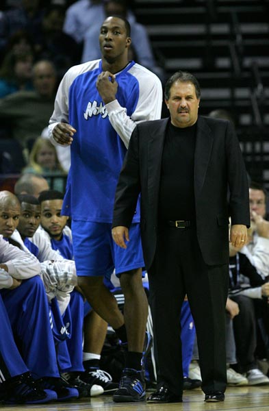 荷兰大名单：范戴克领衔；费耶诺德球员瓦伦特首次入选（荷兰队最新名单出炉：范戴克领军，费耶诺德小将瓦伦特首次入选）