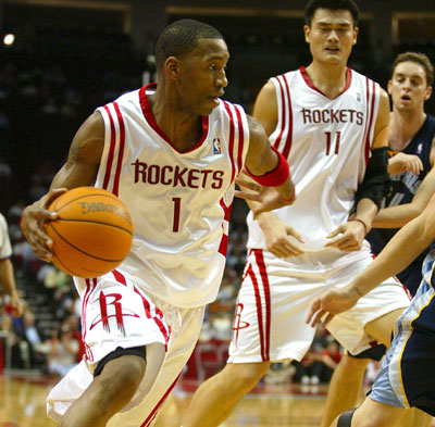 凤凰官方：福克斯韦尔和刘易斯缺席今日对阵跳伞蚁（凤凰队通报：福克斯韦尔与刘易斯将缺席今日对阵跳伞蚁的比赛）