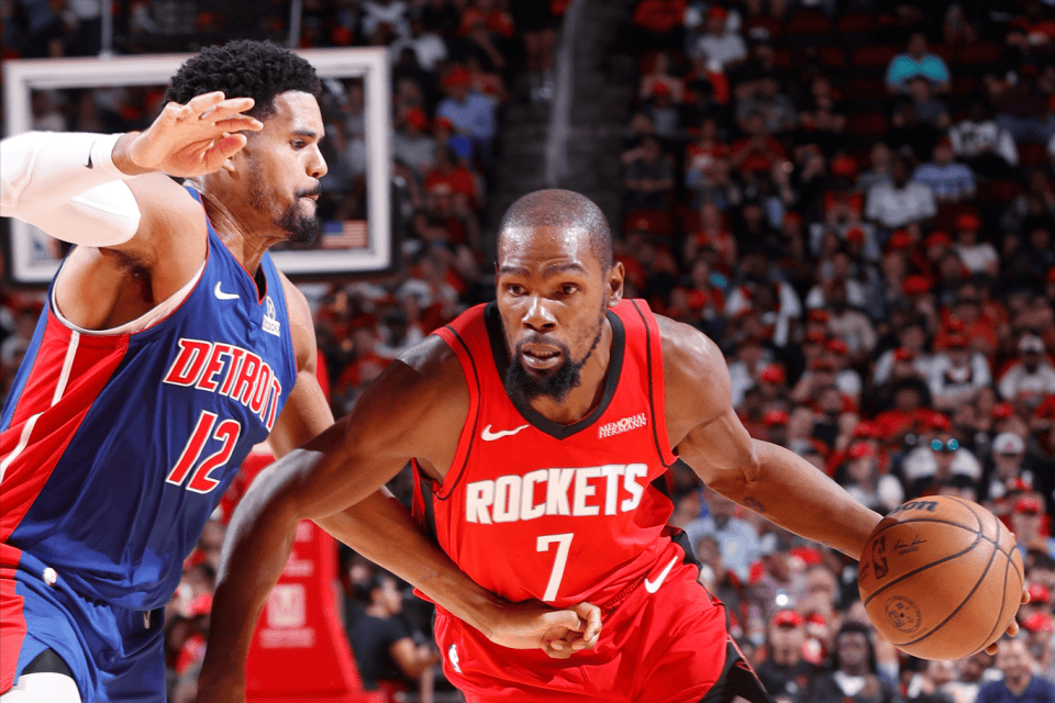 大连英博祝贺重庆铜梁龙冲超：祝愿贵俱乐部在中超再创佳绩（大连英博恭贺重庆铜梁龙晋级中超，预祝贵俱乐部在顶级联赛再创辉煌）