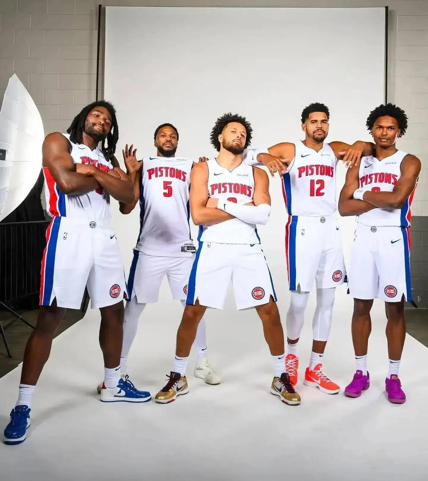 2011年至今欧冠门将失误丢球榜：诺伊尔10次居首，奥纳纳在列（2011年至今欧冠门将失误致丢球榜：诺伊尔以10次领跑，奥纳纳上榜）