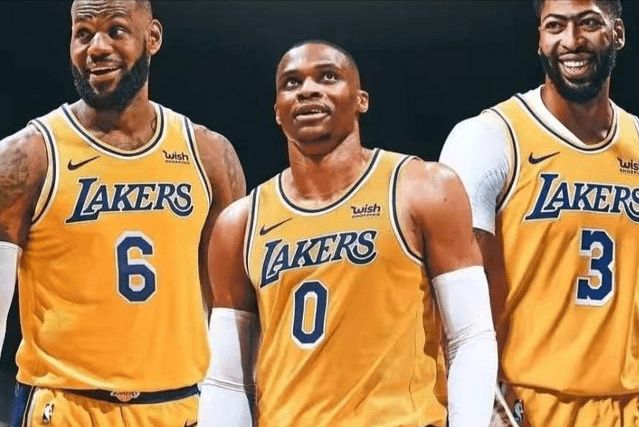 彭啸：说不遗憾是假的，更希望并肩作战过的兄弟们能越来越好（彭啸：不可能不遗憾，更希望并肩作战的兄弟越来越好）