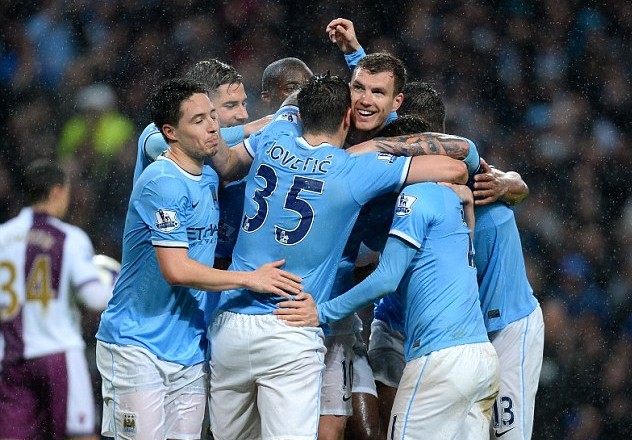 荷兰前国脚齐赞：赖因德斯就像是永动机，是他带领荷兰队前进（荷兰名宿齐声称赞：赖因德斯宛若永动机，驱动荷兰队向前）