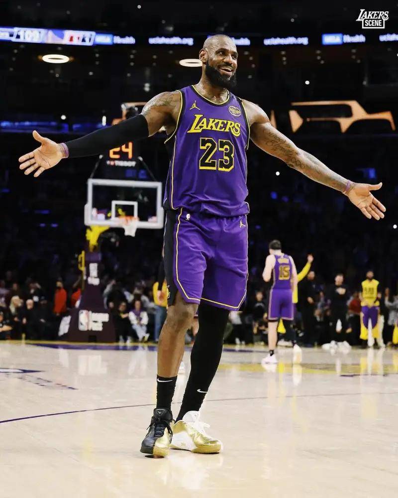 久保建英：堂安律的进球非常漂亮，这种处理方式正是他擅长的（久保建英盛赞堂安律精彩破门：这种处理正合其所长）