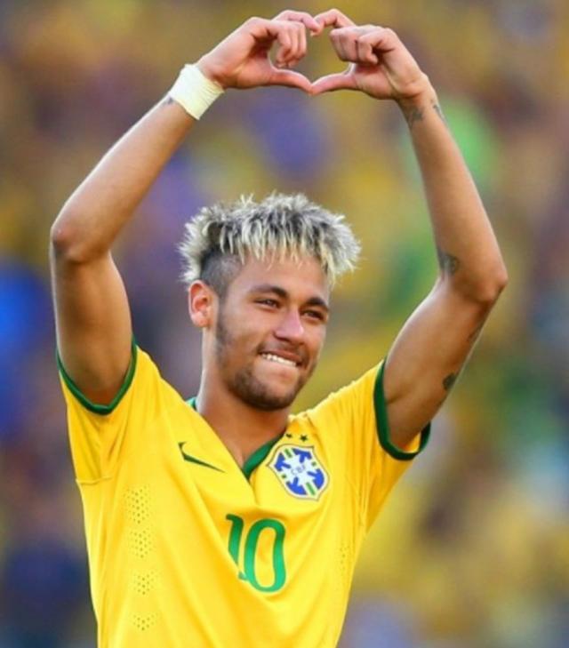 媒体人：玉昆接近签约前浙江队主帅乔迪，还相中一名巴西前腰（据媒体人透露，玉昆接近签下前浙江主帅乔迪，并锁定一名巴西前腰）