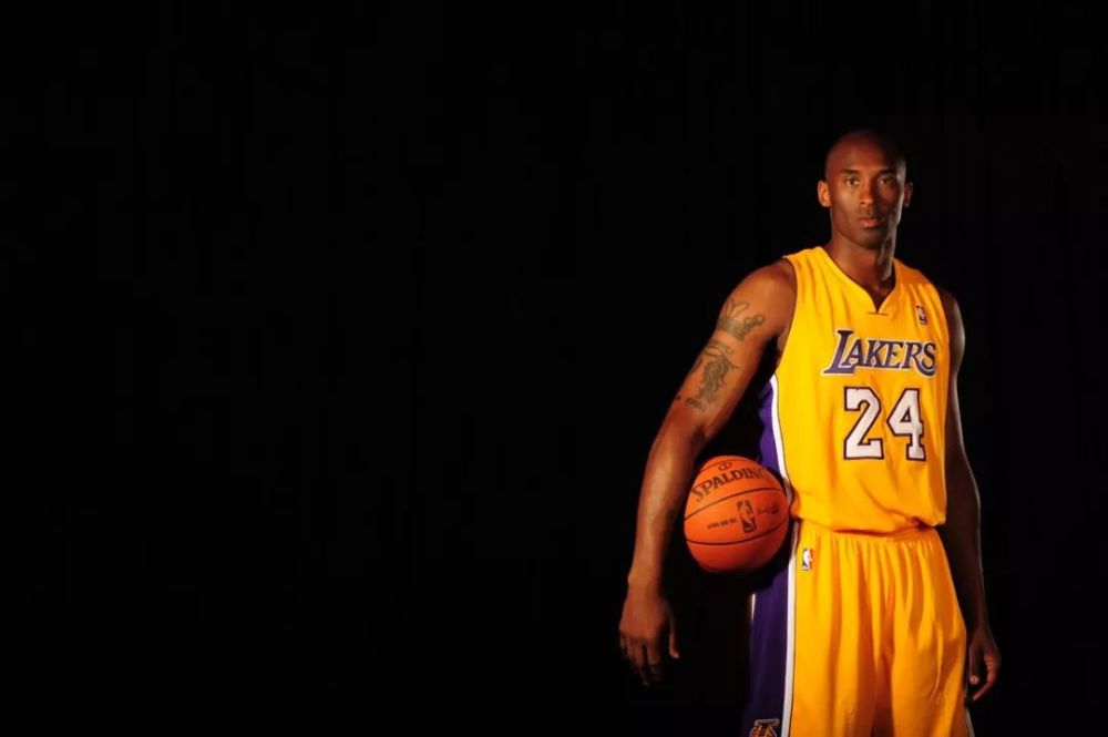 德天空：德甲三强争夺17岁中场德卡特，安德莱赫特要价2500万（德天空：德甲三豪门抢签17岁中场德卡特，安德莱赫特开价2500万）