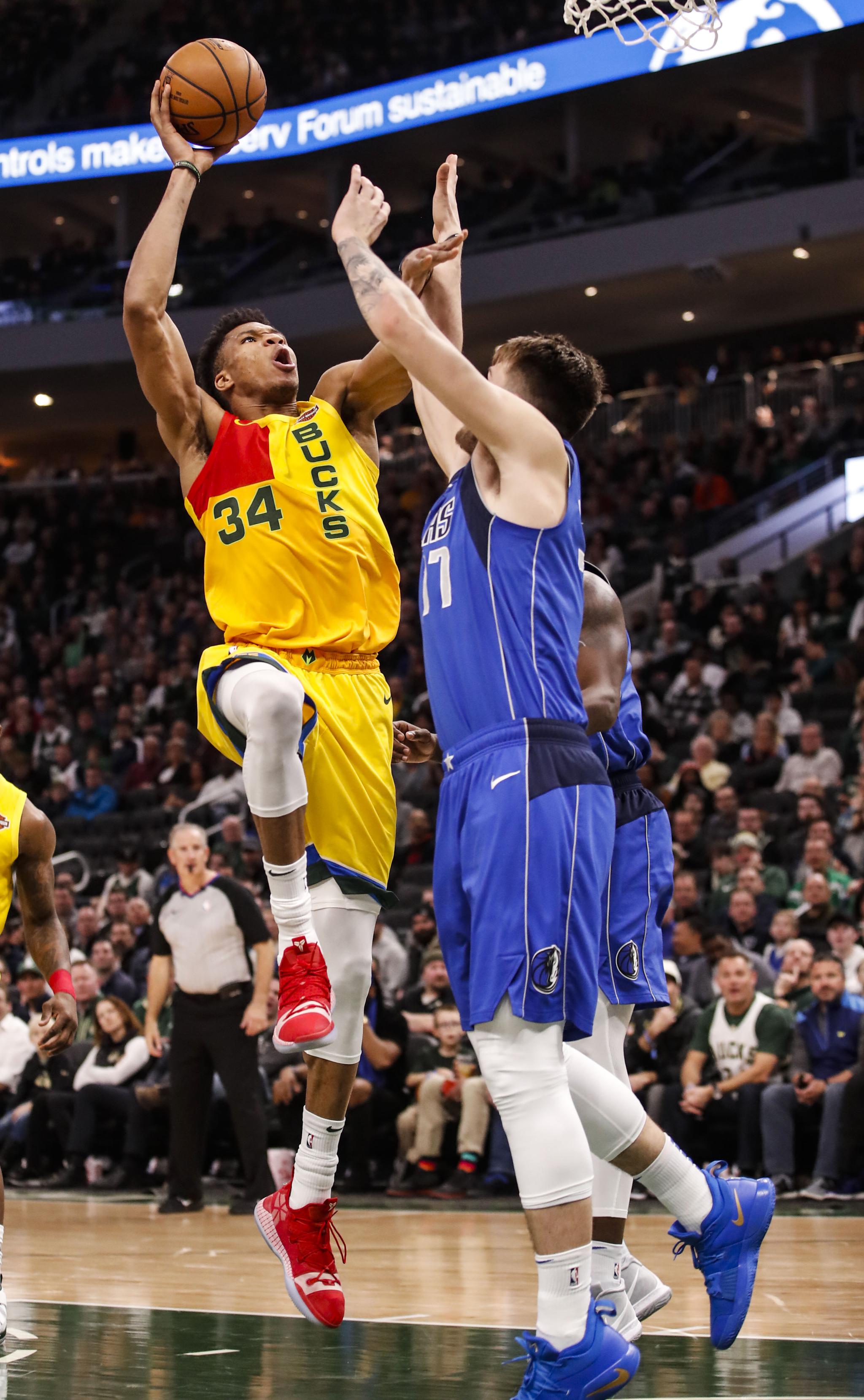 球星赛后发文鼓励全队：继续战斗（赛后球星发文为球队打气：奋战到底）