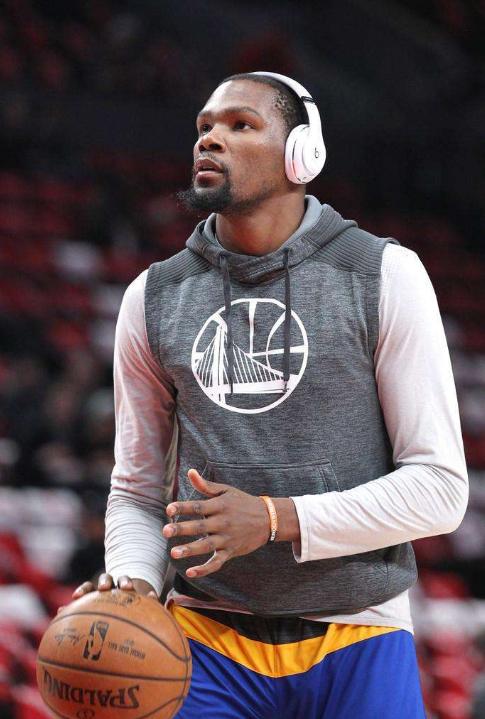 篮球CBA球队轮换阵容优化（CBA球队轮换与阵容配置优化）