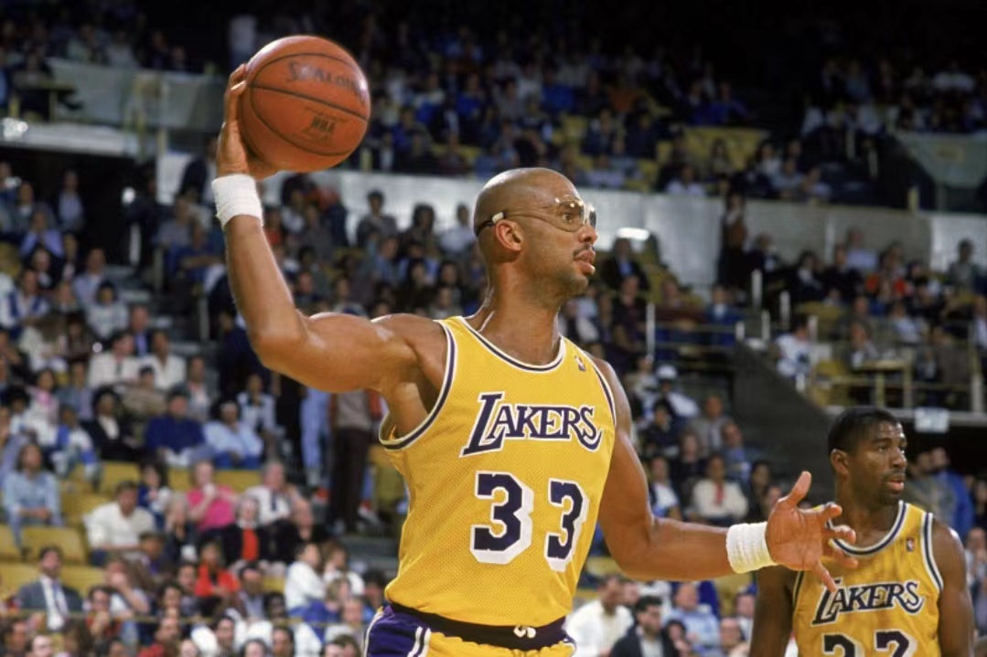 记者：于根伟没有参加国足主帅竞聘（记者称：于根伟未参与国足主帅竞聘）